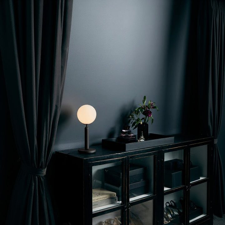 Miira Table